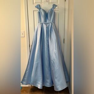 Cinderella Blue size 0 corset back gown with pockets